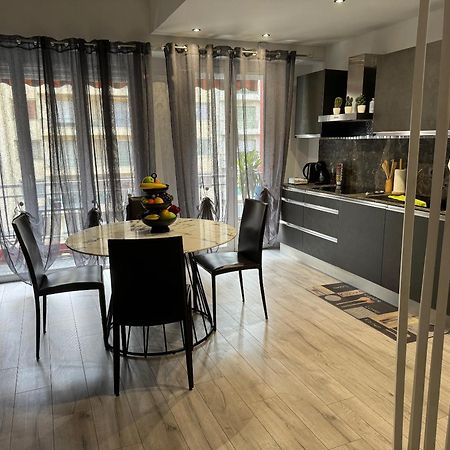 Gorgeous 2 Bedrooms Holiday Apartement Νίκαια Εξωτερικό φωτογραφία