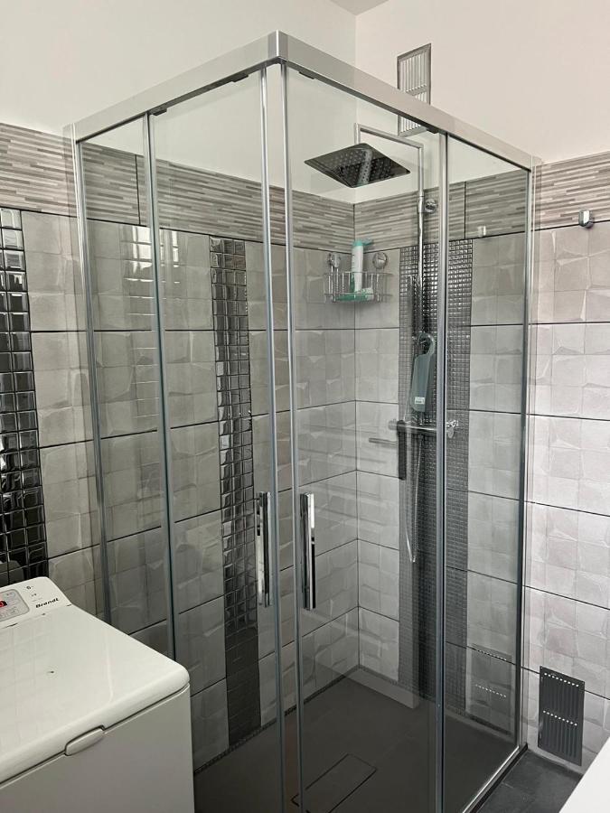 Gorgeous 2 Bedrooms Holiday Apartement Νίκαια Εξωτερικό φωτογραφία