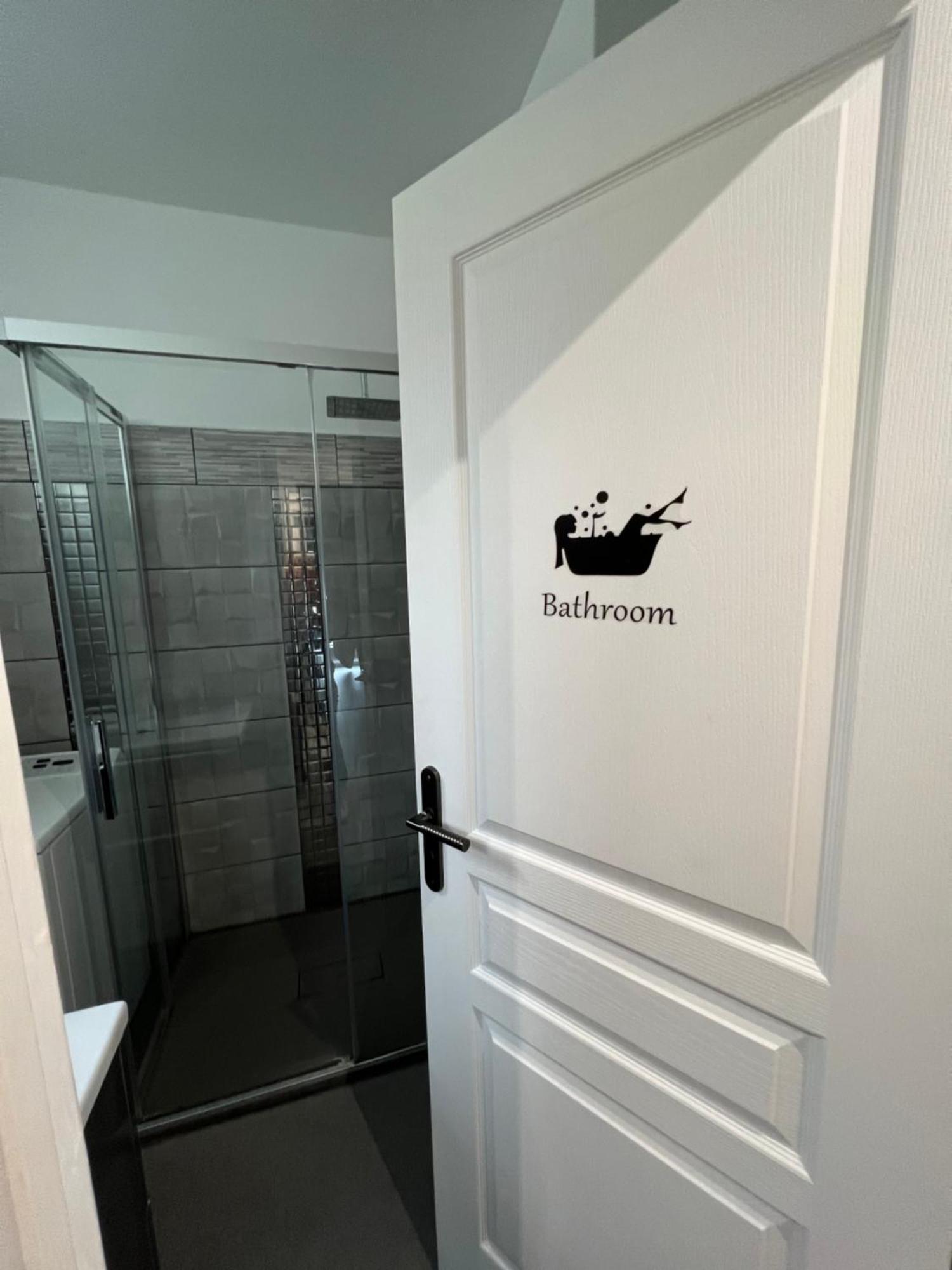 Gorgeous 2 Bedrooms Holiday Apartement Νίκαια Εξωτερικό φωτογραφία