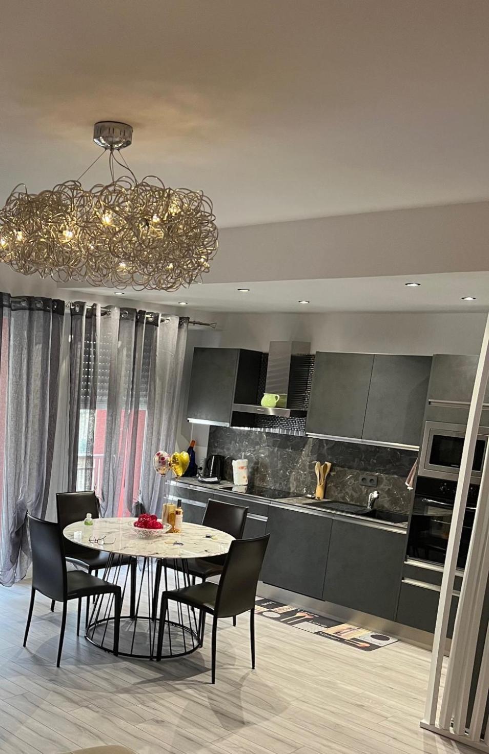 Gorgeous 2 Bedrooms Holiday Apartement Νίκαια Εξωτερικό φωτογραφία