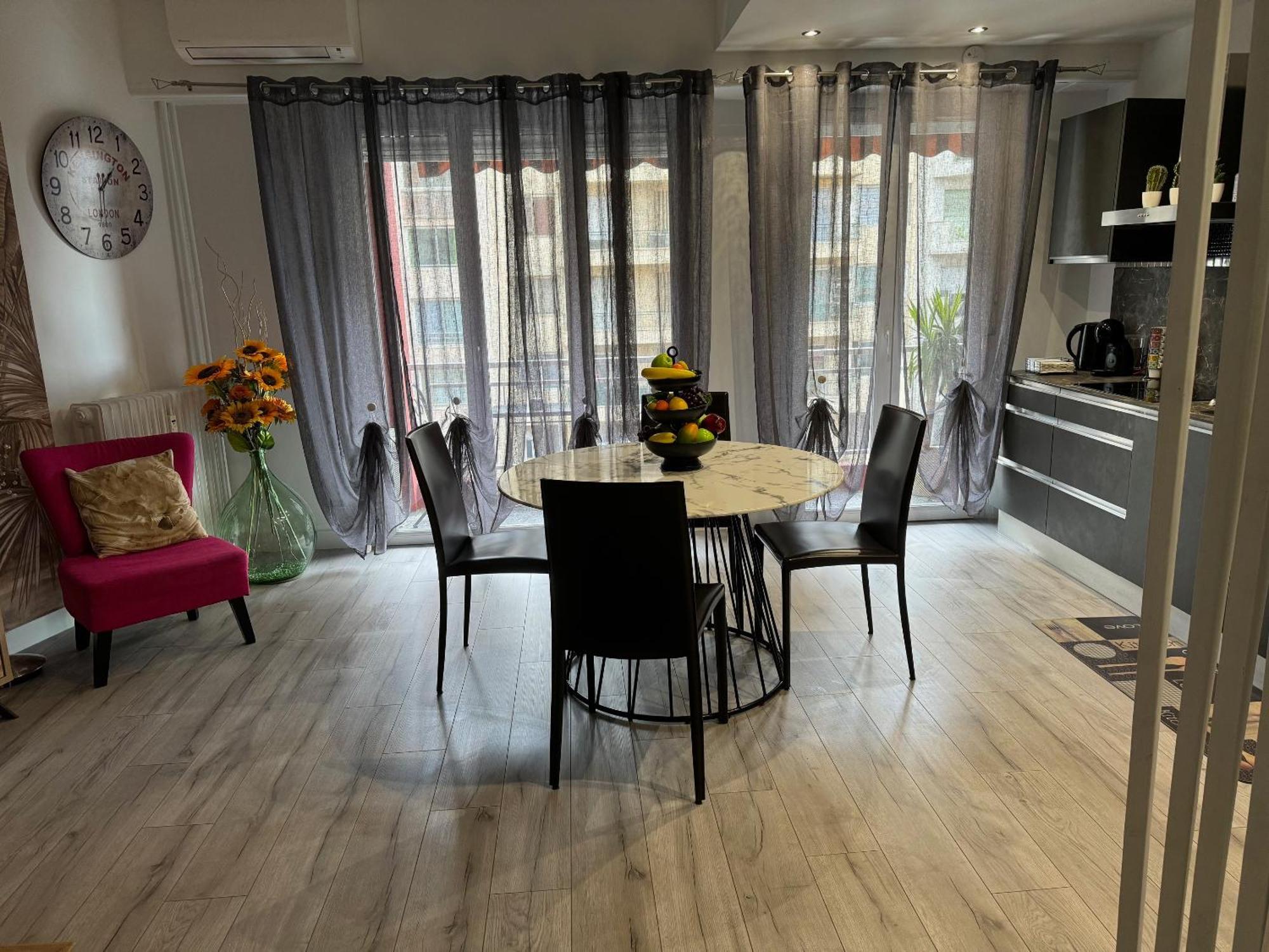 Gorgeous 2 Bedrooms Holiday Apartement Νίκαια Εξωτερικό φωτογραφία