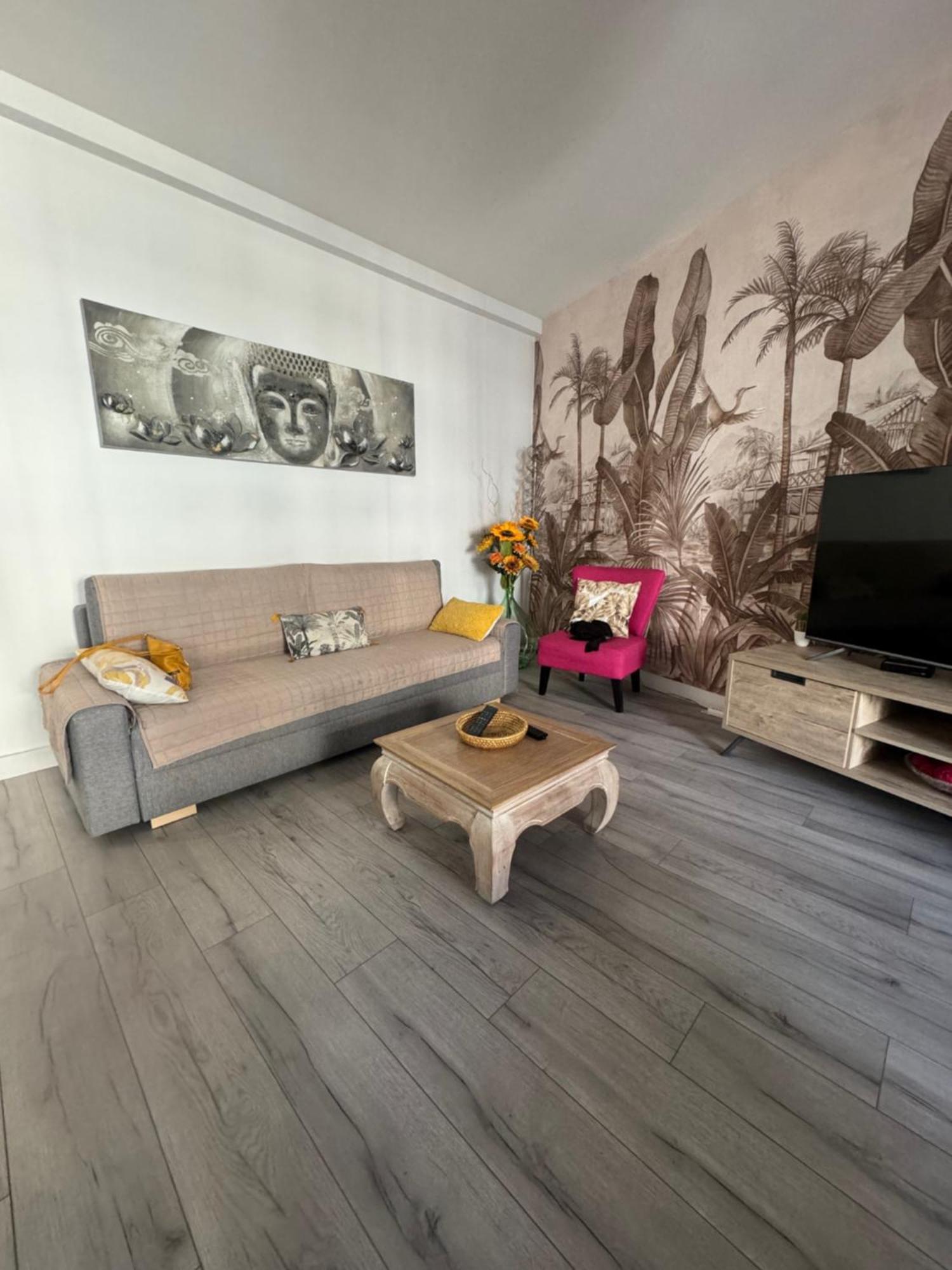 Gorgeous 2 Bedrooms Holiday Apartement Νίκαια Εξωτερικό φωτογραφία